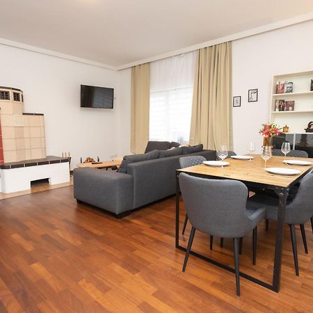 Stadthaus Mit 2 Schlafzimmern & Wohnzimmer Mit Kamin - Kostenloser Privat-Parkplatz Auf Dem Grundstueck Leipzig Exterior photo