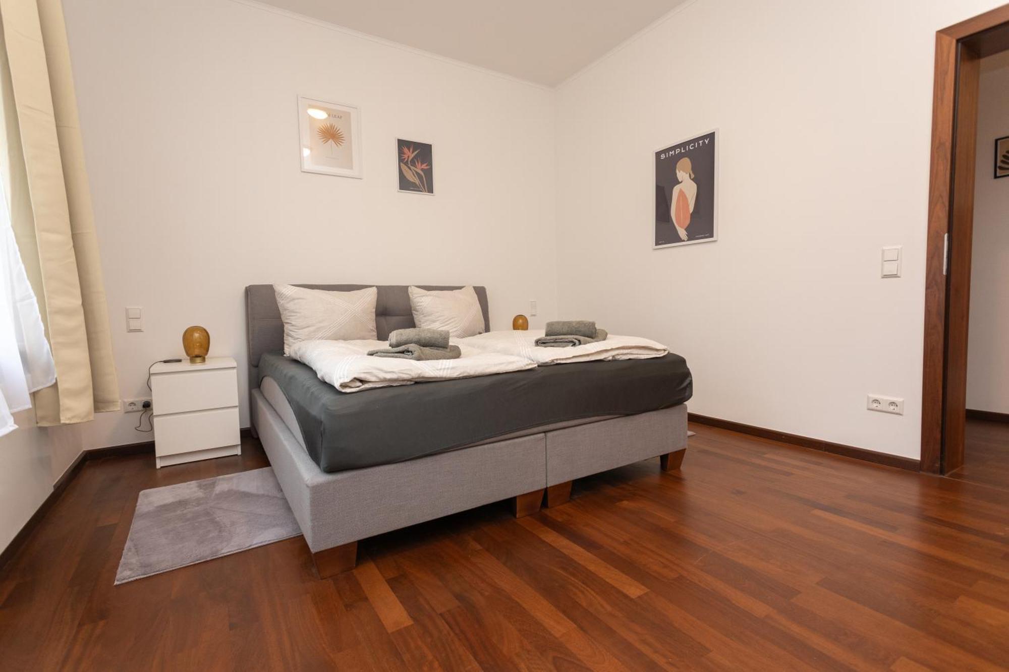 Stadthaus Mit 2 Schlafzimmern & Wohnzimmer Mit Kamin - Kostenloser Privat-Parkplatz Auf Dem Grundstueck Leipzig Exterior photo