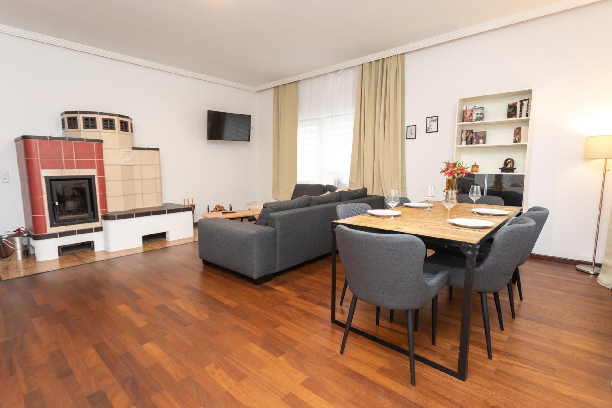 Stadthaus Mit 2 Schlafzimmern & Wohnzimmer Mit Kamin - Kostenloser Privat-Parkplatz Auf Dem Grundstueck Leipzig Exterior photo